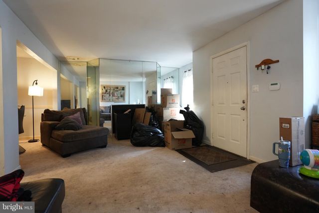 5 TUDOR CT, Ewing, NJ 08628