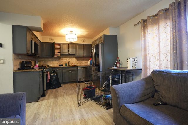 5 TUDOR CT, Ewing, NJ 08628