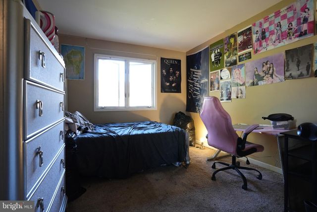 5 TUDOR CT, Ewing, NJ 08628