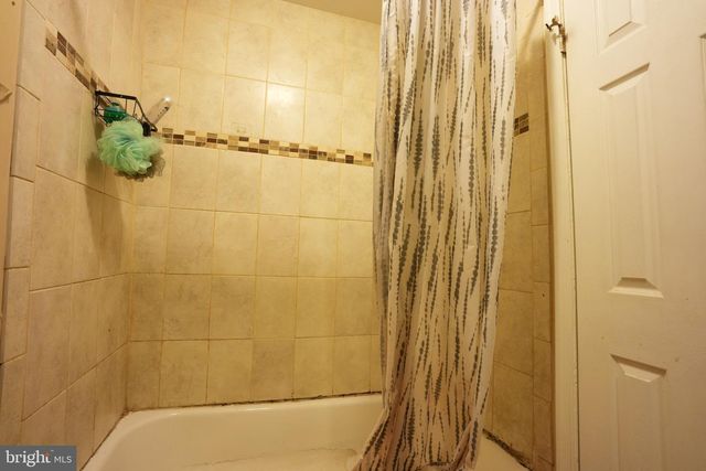 5 TUDOR CT, Ewing, NJ 08628