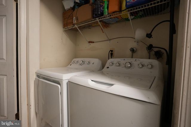 5 TUDOR CT, Ewing, NJ 08628