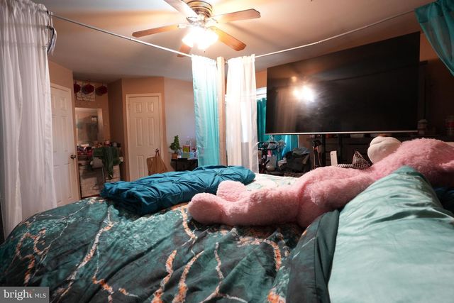 5 TUDOR CT, Ewing, NJ 08628