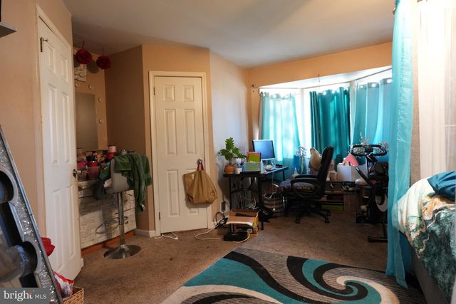 5 TUDOR CT, Ewing, NJ 08628