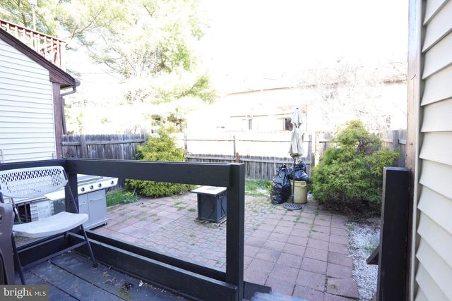 5 TUDOR CT, Ewing, NJ 08628