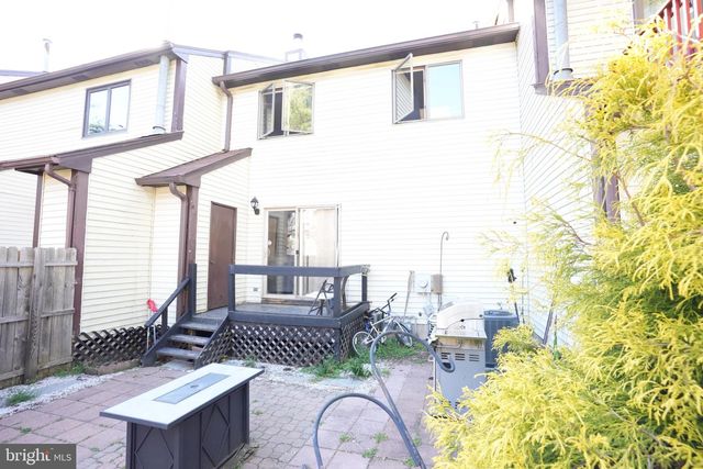 5 TUDOR CT, Ewing, NJ 08628