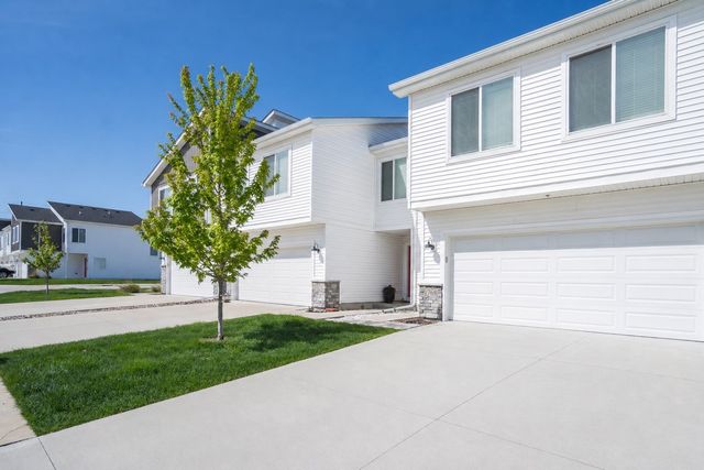1768 Apex Avenue, West Des Moines, IA 50266