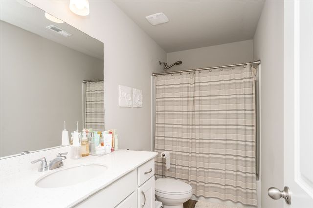 1768 Apex Avenue, West Des Moines, IA 50266
