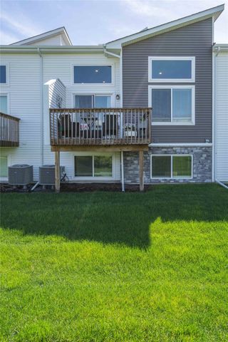 1768 Apex Avenue, West Des Moines, IA 50266