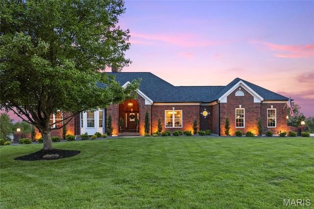 5335 Lancelot Drive, Weldon Spring, MO 63304