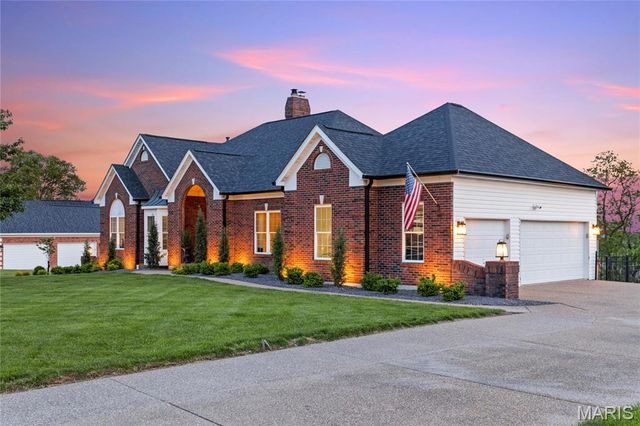 5335 Lancelot Drive, Weldon Spring, MO 63304