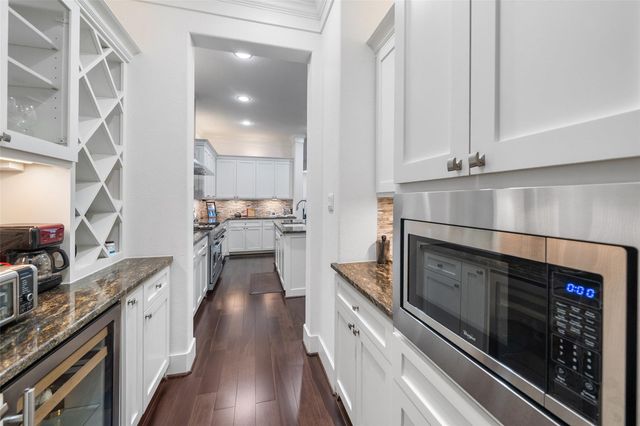 18 Secluded Trail, The Woodlands, TX 77380