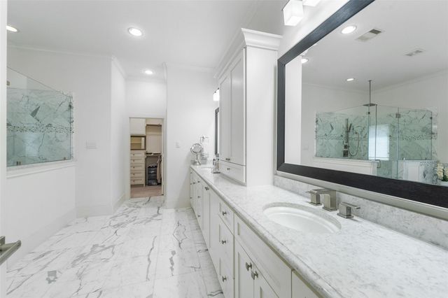 18 Secluded Trail, The Woodlands, TX 77380