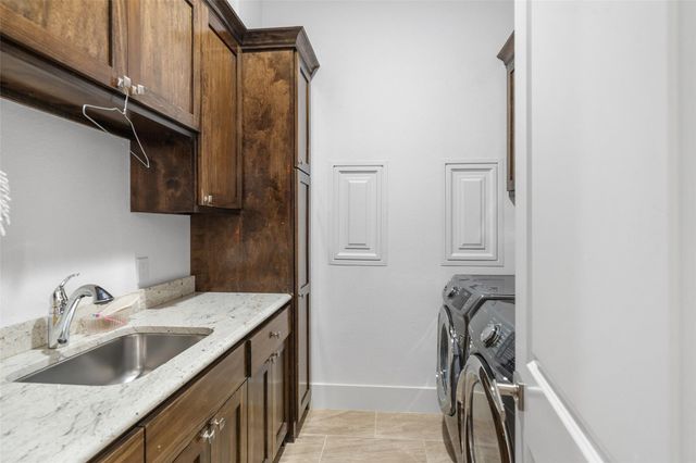 18 Secluded Trail, The Woodlands, TX 77380