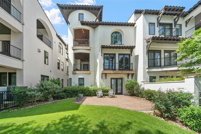 18 Secluded Trail, The Woodlands, TX 77380