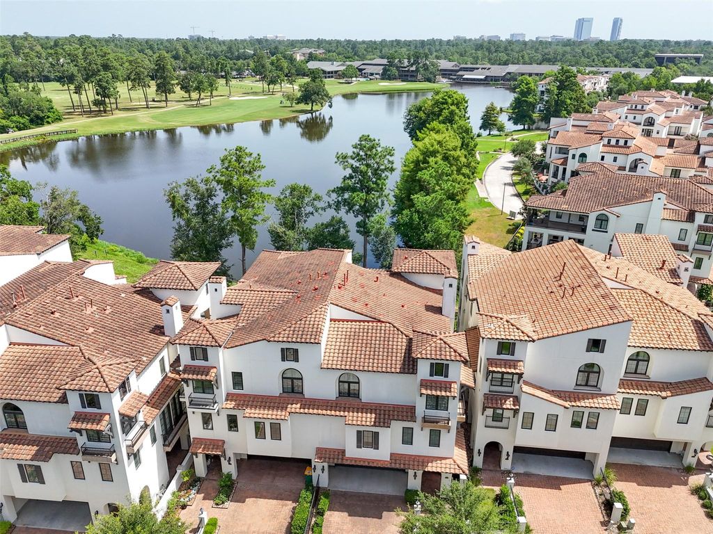 18 Secluded Trail, The Woodlands, TX 77380