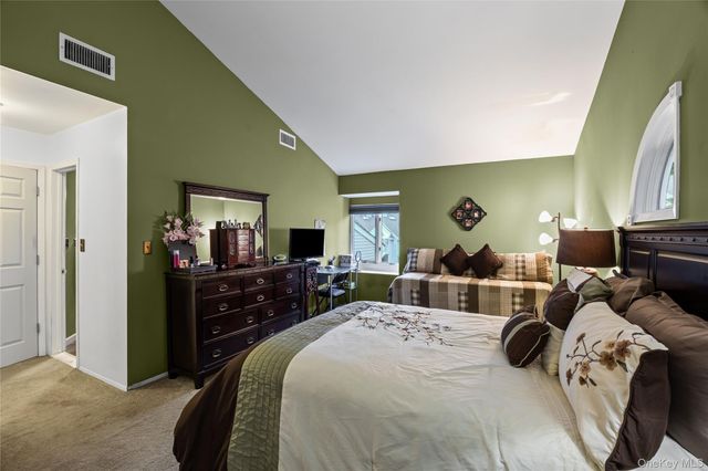 2 Windsor Court, Amityville, NY 11701