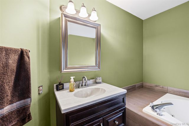 2 Windsor Court, Amityville, NY 11701