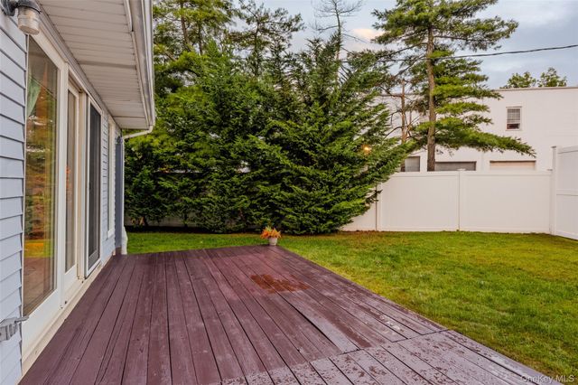 2 Windsor Court, Amityville, NY 11701