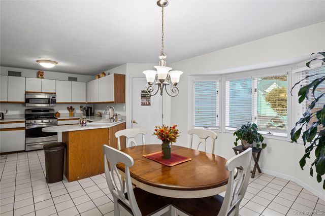 2 Windsor Court, Amityville, NY 11701