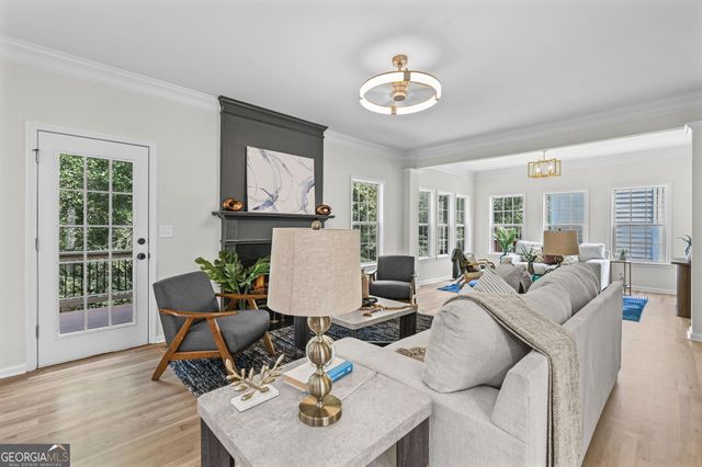 625 Kingsport Drive, Roswell, GA 30076