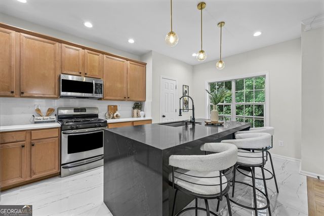 625 Kingsport Drive, Roswell, GA 30076