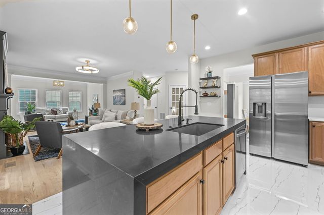625 Kingsport Drive, Roswell, GA 30076