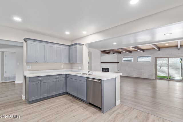 2136 W Village Drive, Phoenix, AZ 85023