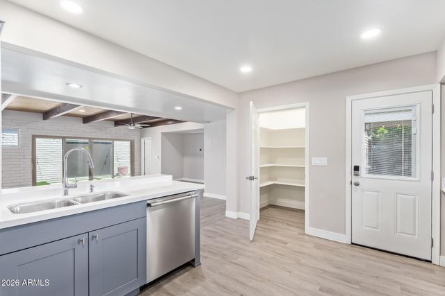 2136 W Village Drive, Phoenix, AZ 85023