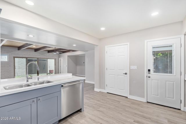 2136 W Village Drive, Phoenix, AZ 85023
