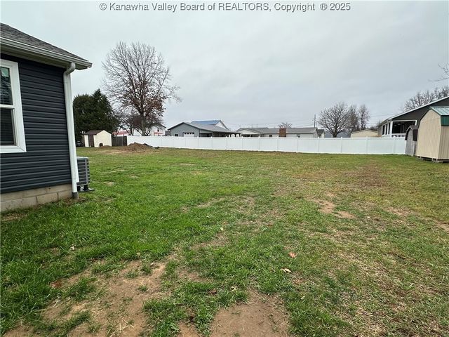 343 Hawthorne Lane, Point Pleasant, WV 25550