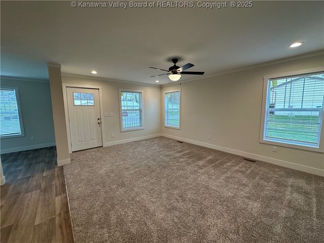 343 Hawthorne Lane, Point Pleasant, WV 25550