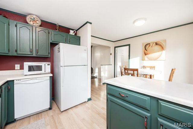 27 Coachlight Drive, Mascoutah, IL 62258