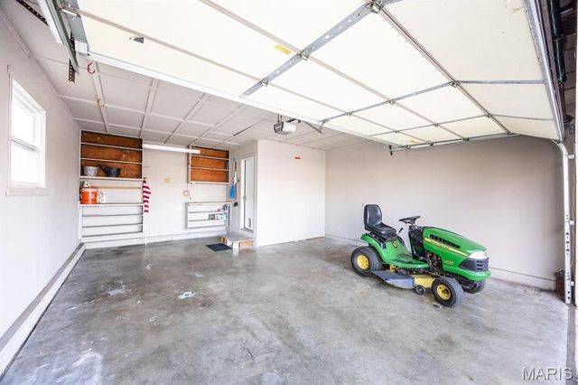 27 Coachlight Drive, Mascoutah, IL 62258