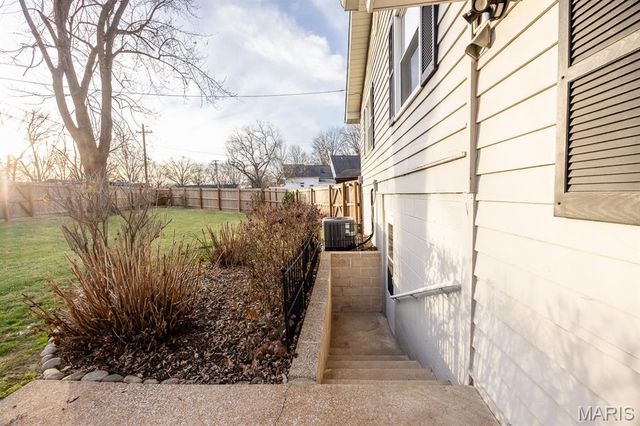 27 Coachlight Drive, Mascoutah, IL 62258