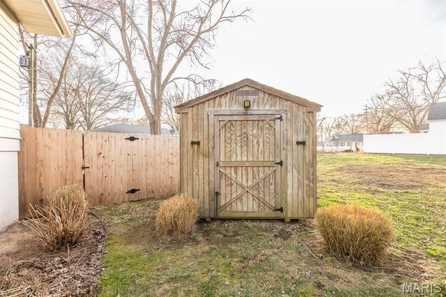 27 Coachlight Drive, Mascoutah, IL 62258