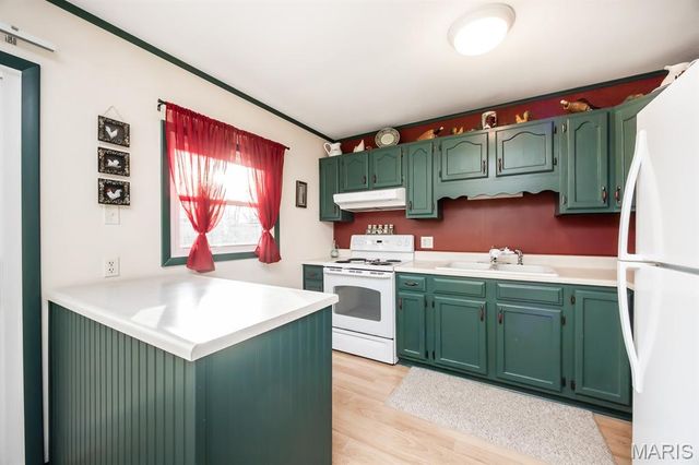 27 Coachlight Drive, Mascoutah, IL 62258