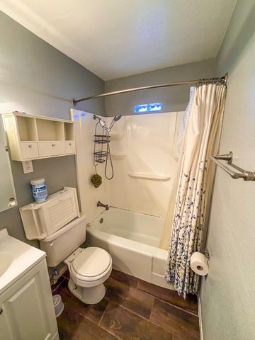 4713 Gibson Boulevard SE, Albuquerque, NM 87108