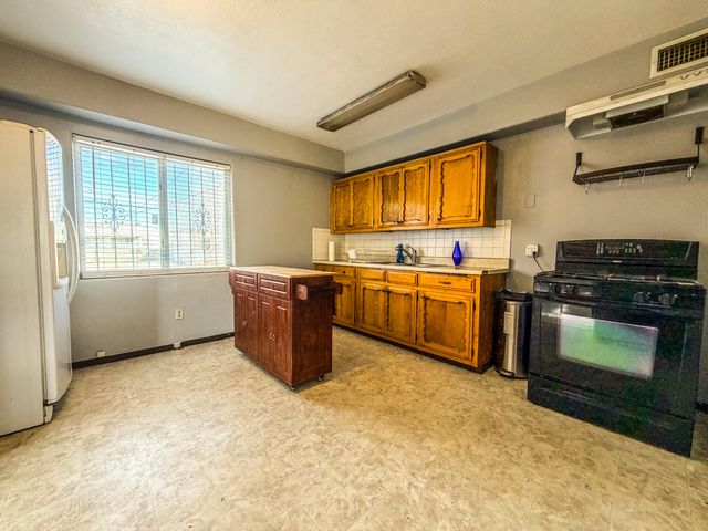 4713 Gibson Boulevard SE, Albuquerque, NM 87108
