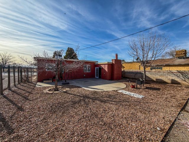 4713 Gibson Boulevard SE, Albuquerque, NM 87108