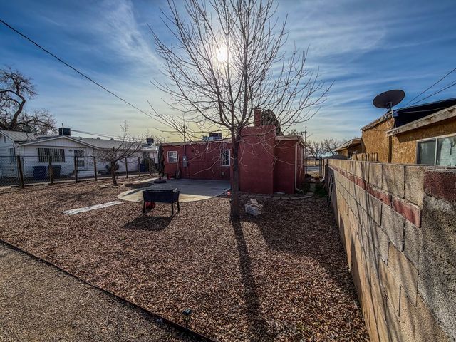 4713 Gibson Boulevard SE, Albuquerque, NM 87108