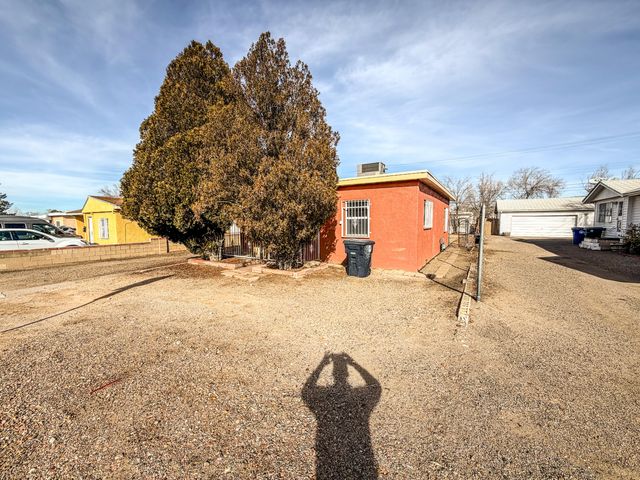 4713 Gibson Boulevard SE, Albuquerque, NM 87108