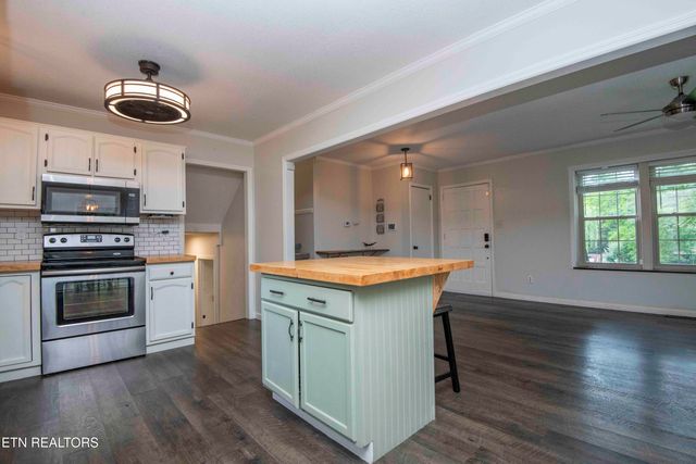 2030 Cedar Circle, Lenoir City, TN 37772