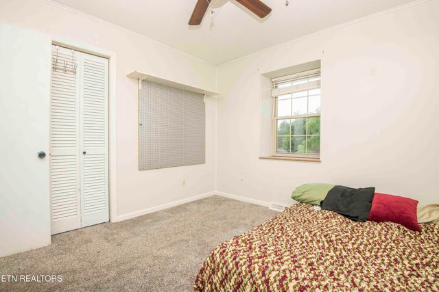 2030 Cedar Circle, Lenoir City, TN 37772
