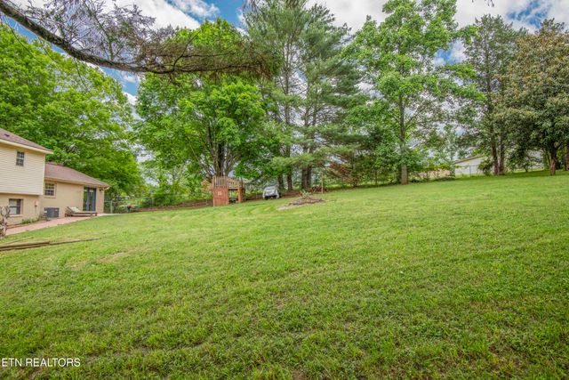 2030 Cedar Circle, Lenoir City, TN 37772