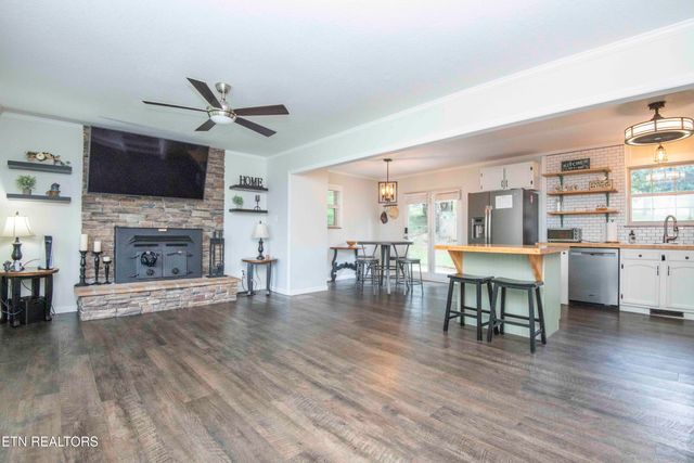2030 Cedar Circle, Lenoir City, TN 37772