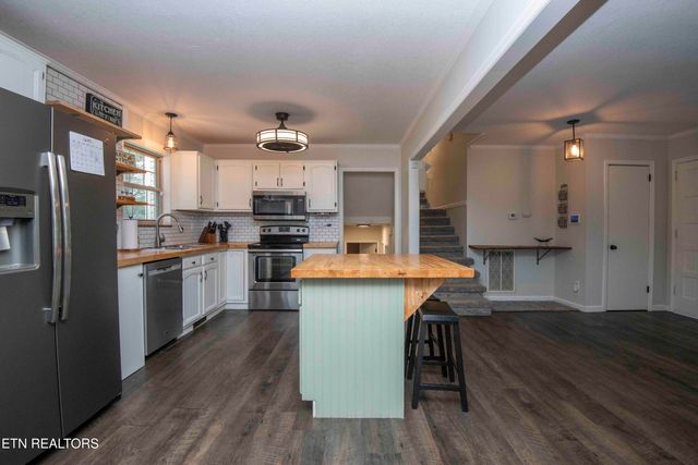 2030 Cedar Circle, Lenoir City, TN 37772