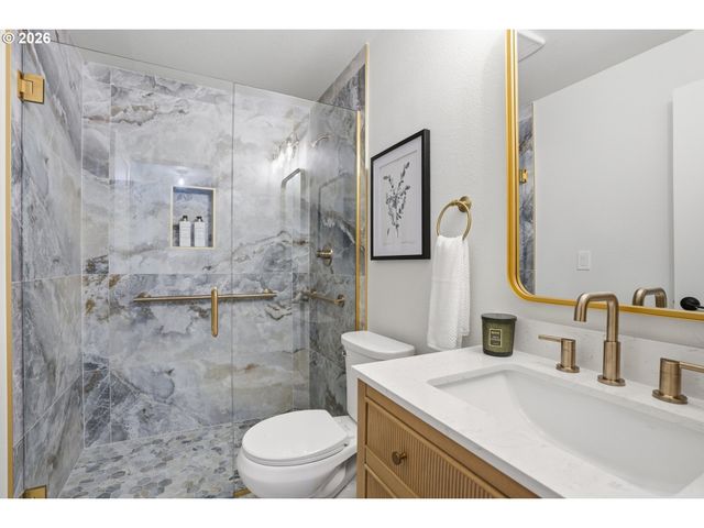 3807 Ne 45TH St, Vancouver, WA 98661