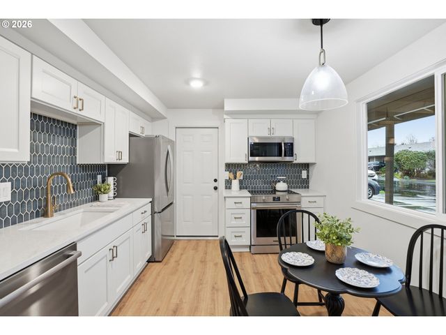 3807 Ne 45TH St, Vancouver, WA 98661