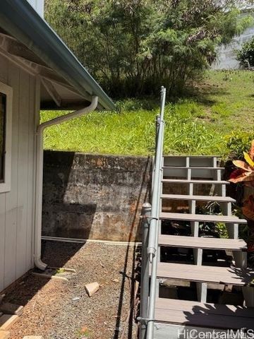 99-766 Holoai Street, Aiea, HI 96701