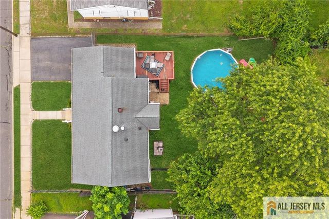 106 Newark Avenue, Union Beach, NJ 07735